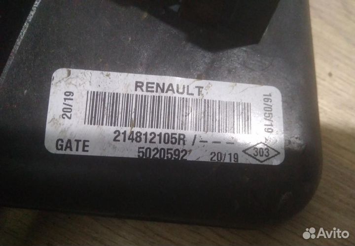 Диффузор вентилятора бу Renault Master 3 OEM 21481