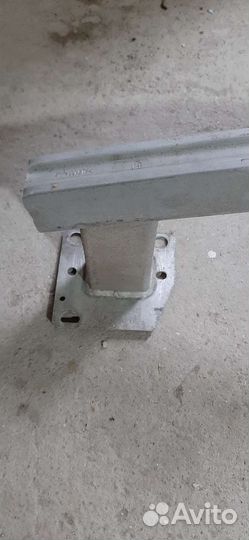 Усилитель бампера,Renault