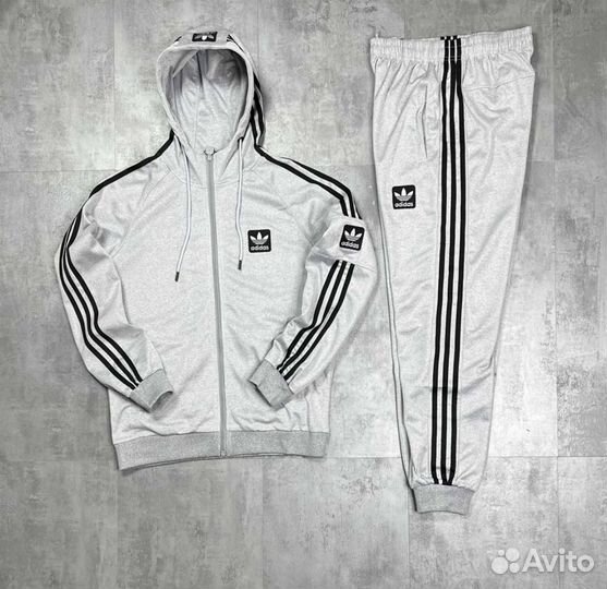 Спортивный костюм adidas