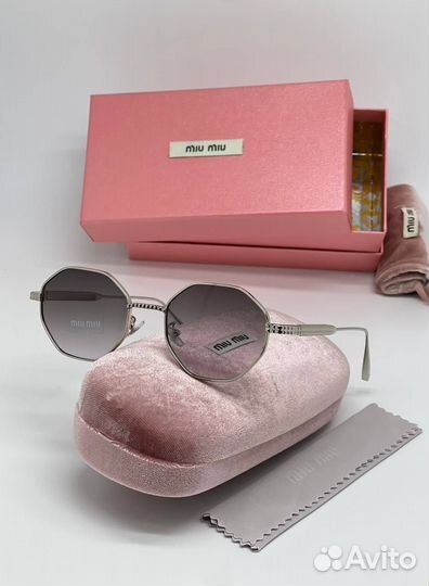 Солнцезащитные очки MIU MIU