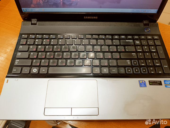 Samsung NP300E5Z i3/4гб/500Гб/GeForce GT 520MX 1Гб