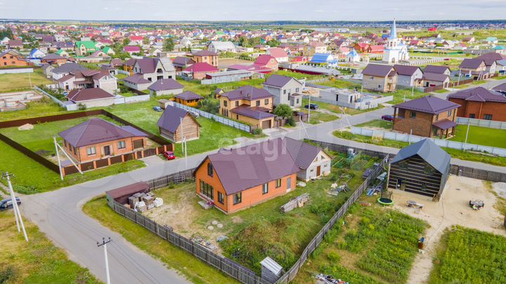 Дом 171,4 м² на участке 10,7 сот.