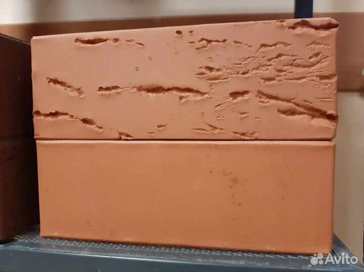 Кирпич облицовочный красный