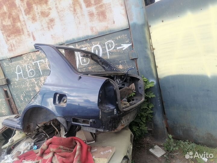 Хундай Акцент задняя часть, крылья