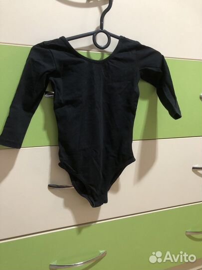 Черный купальник, юбка, чешки