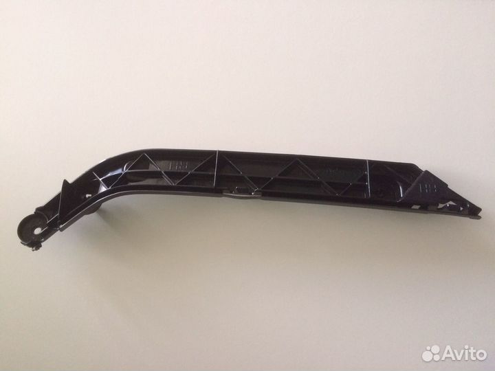 Крепление бампера Toyota Corolla