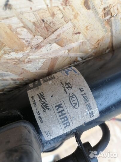 Kia Quoris KH Амортизатор задний правый под пневму