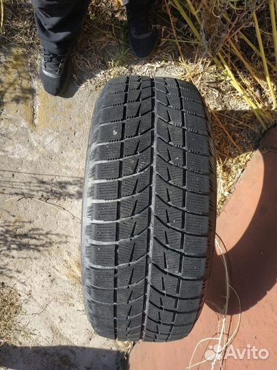 Bridgestone Blizzak WS-60 235/60 R16