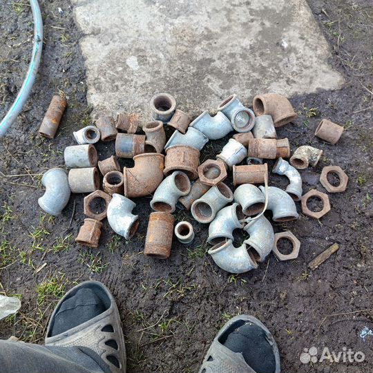 Продам сгоны уголки тройники металические водопров