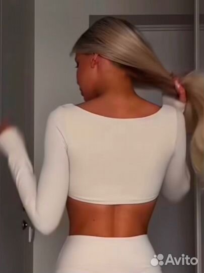 Топ укороченный женский 42 s новый