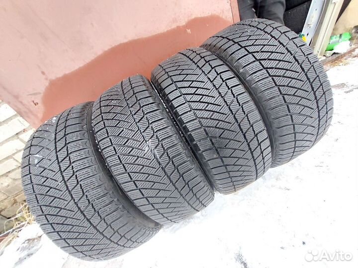 Continental ContiVikingContact 6 215/55 R17 98T