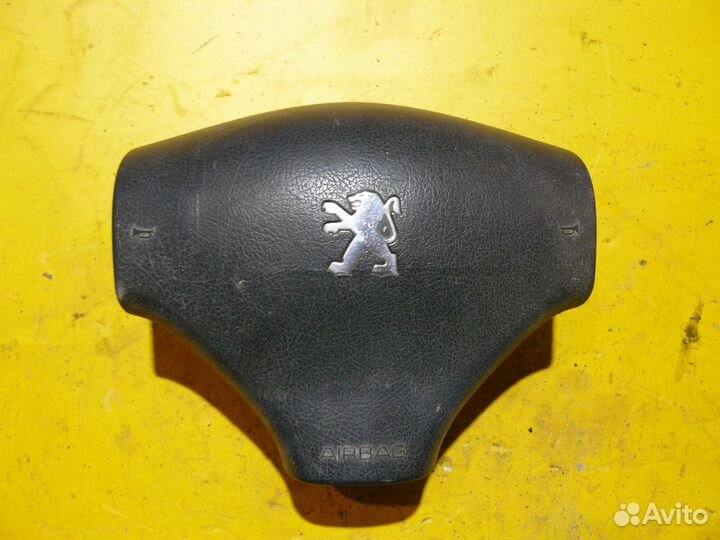 Подушка безопасности в руль Peugeot 206 2002г