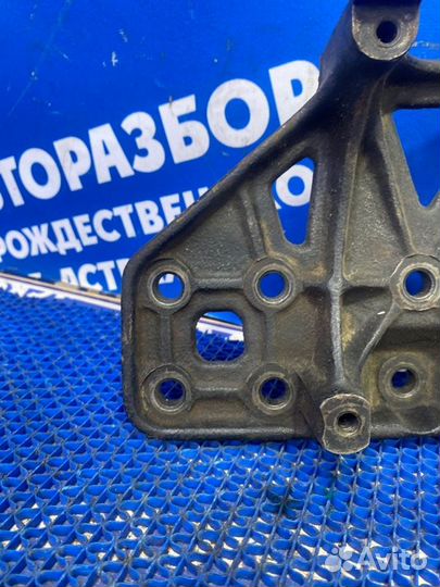 Кронштейн кондиционера Kia Spectra седан S6D 2008