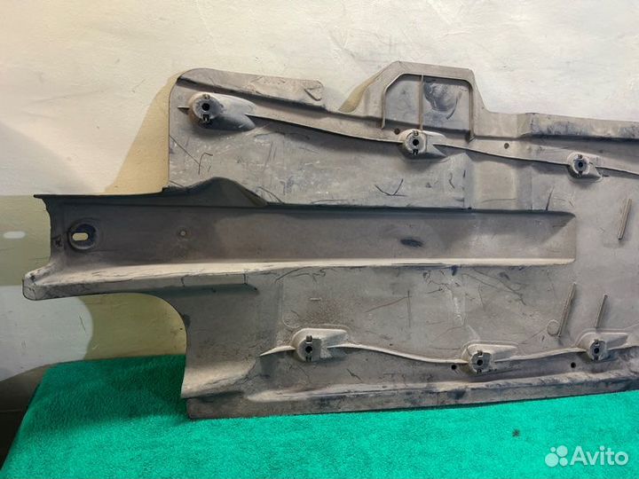 Защита антигравийная левая Skoda Rapid 1.6 2017