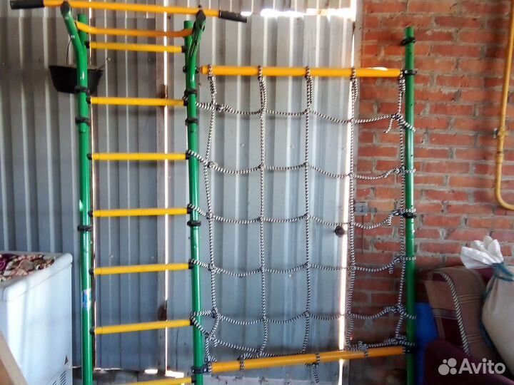 Детская спортивная шведская стенка