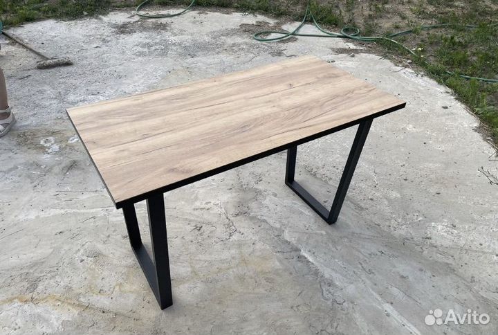 Письменный стол в стиле лофт