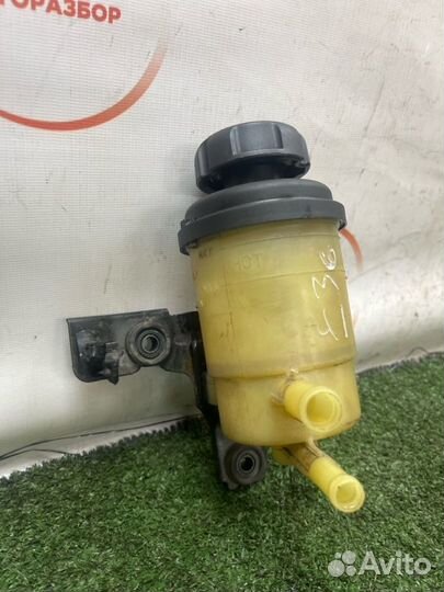 Бачок гур Kia Sportage 2 SUV G4GC 2010