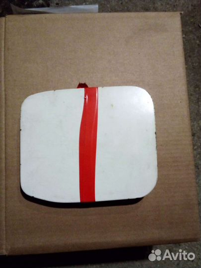 Лючок бензобака Toyota Corolla 100