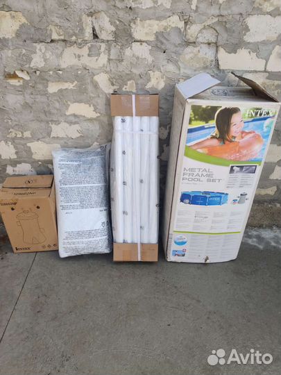 Каркасный бассейн intex