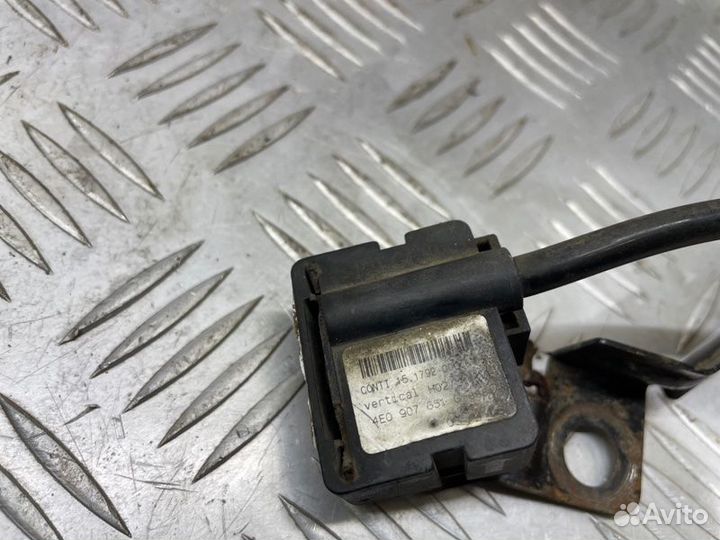 Датчик ускорения Audi A8 седан BFM 2006