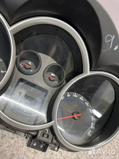 Панель приборов Chevrolet Cruze J300
