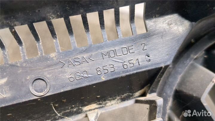 Решетка радиатора Volkswagen Polo, 2004