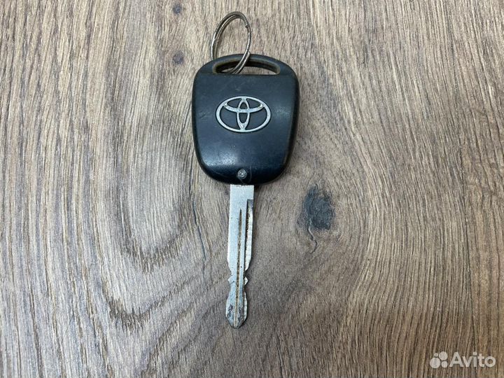 Смарт ключ Toyota Camry ACV40