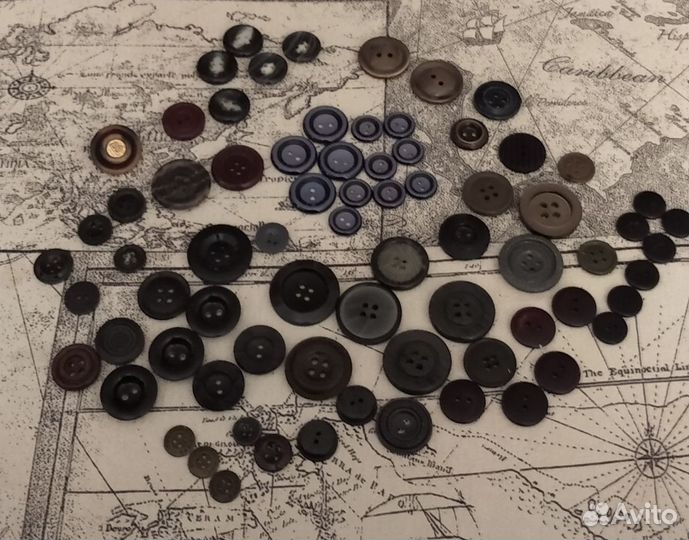 Пуговицы (разные) много, звездочки на погоны