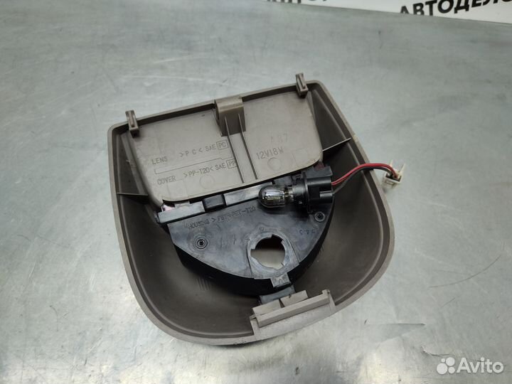 Стоп-сигнал Nissan Sunny FB15 2000 г.в