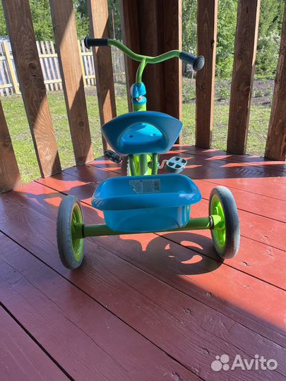 Детский трехколесный велосипед