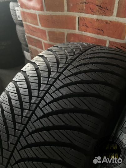 Goodyear Vector 4Seasons Gen-2 225/40 R18 92Y