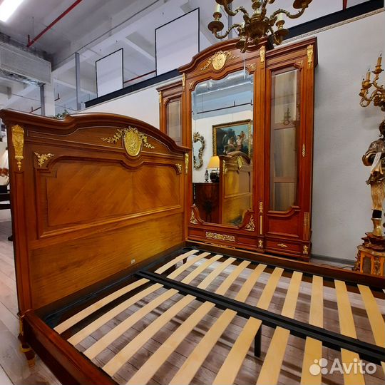 Антикварная кровать François Linke