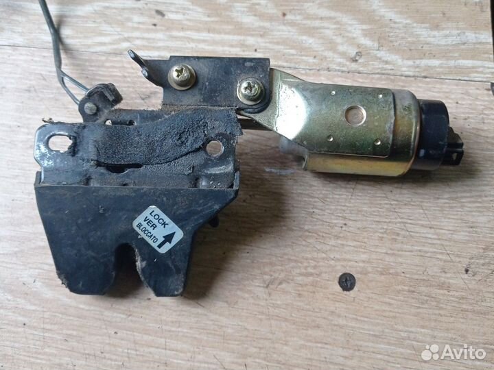 Замок крышки багажника hyundai sonata 4 EF