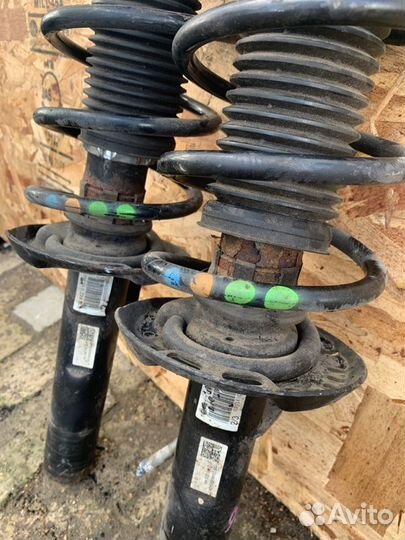 Стойка подвески передняя Volkswagen Golf 6 5хб 1.2