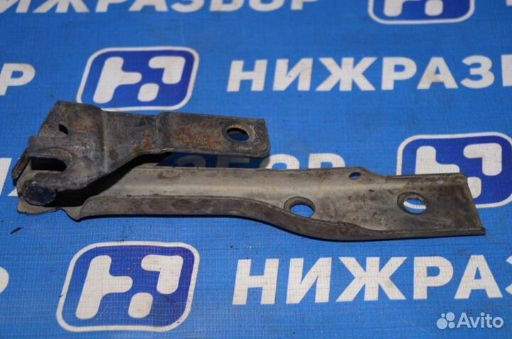 Петля капота правая Volkswagen Polo Sedan 1.6 cwva