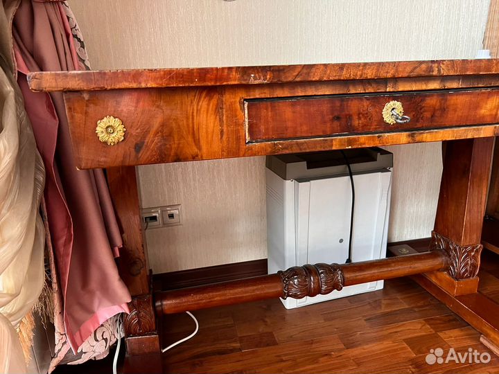 Стол ампирный