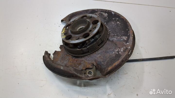 Ступица (кулак, цапфа) правая задняя Mercedes C W202