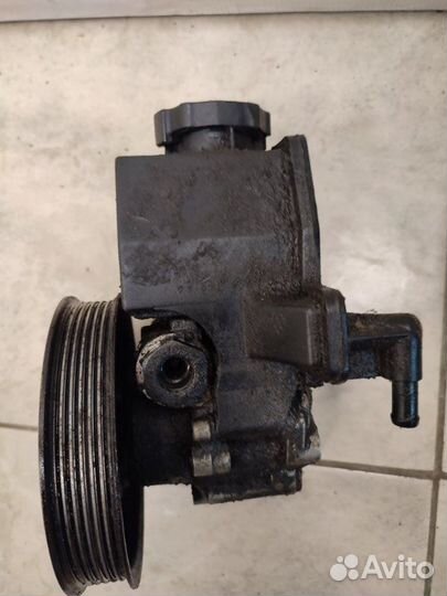 Насос гидроусилителя руля Mercedes-Benz Vito W638
