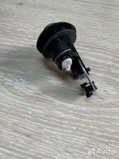 Замок багажника Renault logan