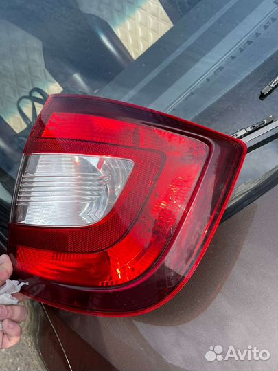 Фонарь задний правый skoda rapid