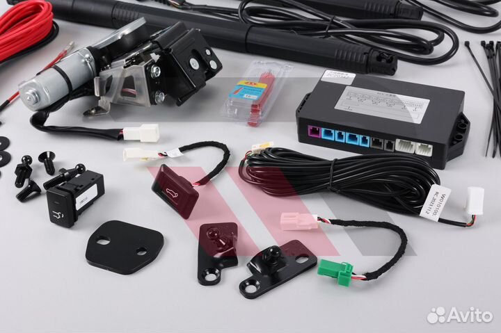 Доводчики 5-ой двери Toyota Land Cruiser 200