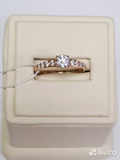 Золотое кольцо с фианитами 17,5 размер