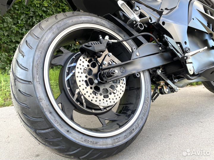 Электромотоцикл Kawasaki Z1000