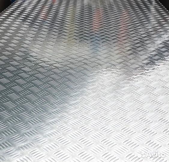 Рифленый алюминиевый лист (квинтет, амг2нр)