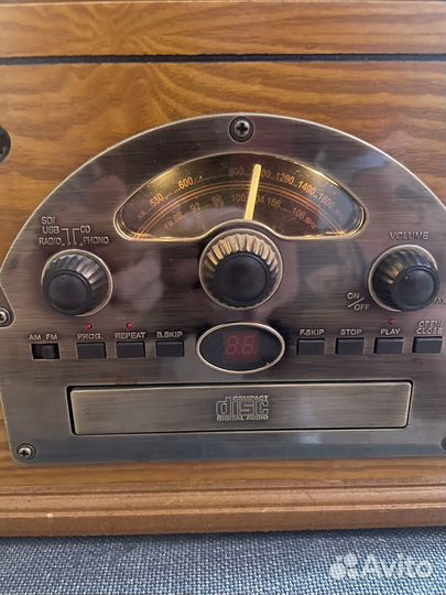 Универсалный проигрыватель