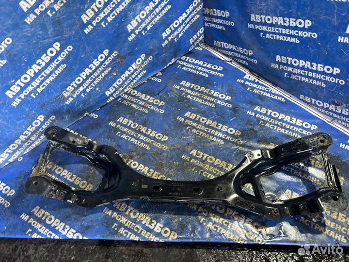 Задний подрамник Volkswagen Touareg внедорожник