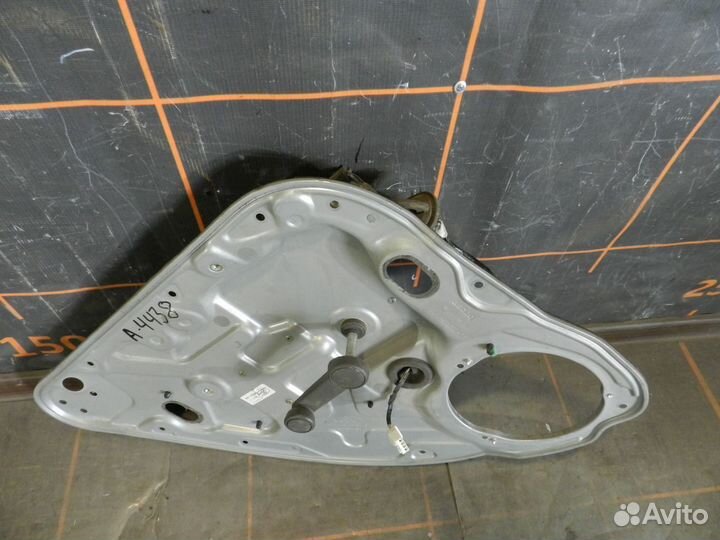 Стеклоподъёмник задний левый (седан) -Ford Focus 2