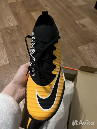 Футбольные бутсы nike mercurialx