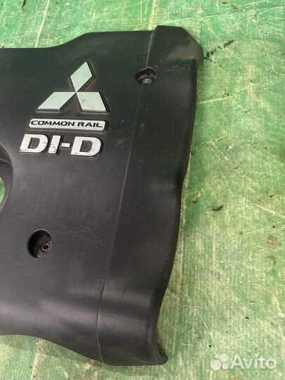 Декоративная крышка двигателя Mitsubishi