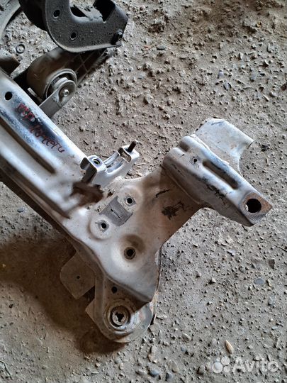 Подрамник передний Chevrolet Lacetti